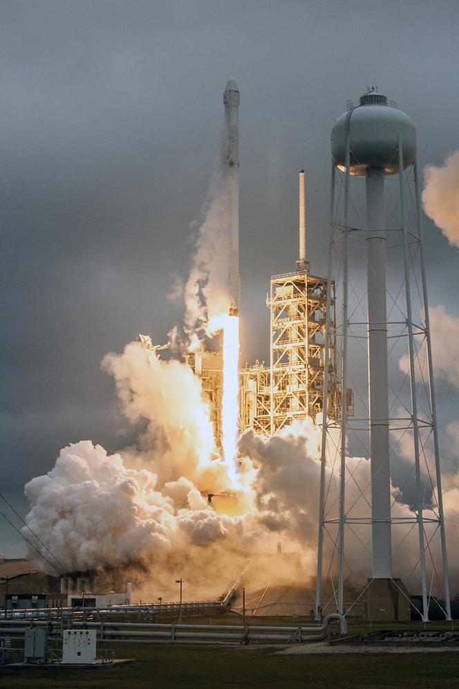 Start rakiety Falcon 9 z przylądka Canaveral