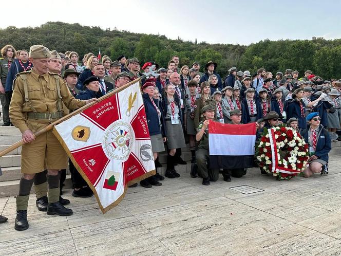 Delegacja województwa pod Monte Cassino. To było hołd złożony bohaterom