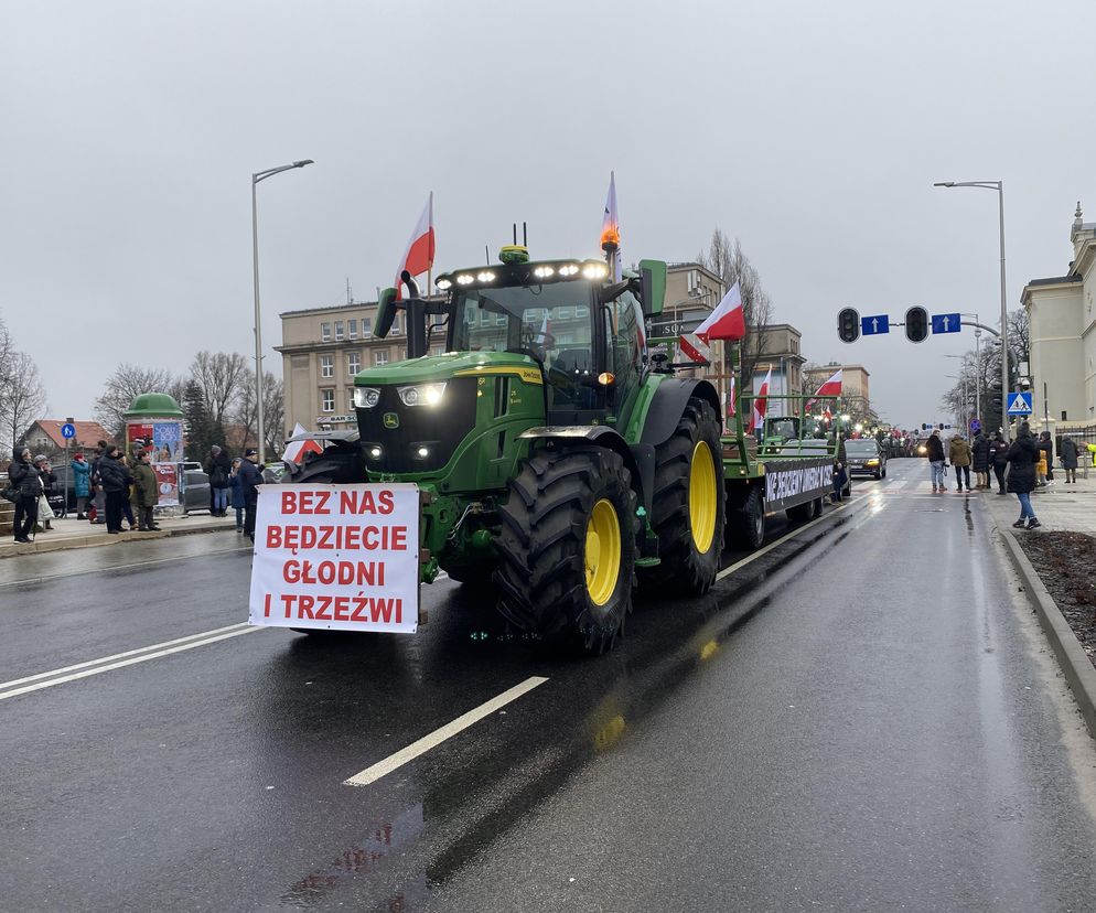 Strajk rolników w centrum Zielonej Góry. Przedsiębiorcy wyjechali na ulice 