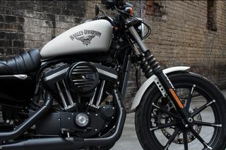 Harley-Davidson Sportster Iron 883