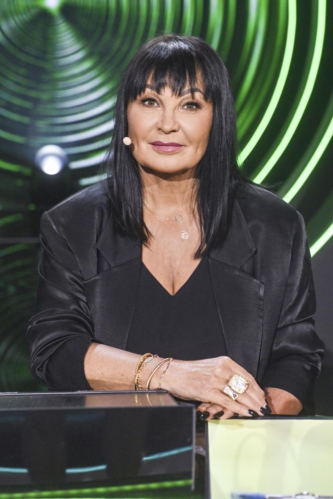 Czarna Mamba bez grzywki! Nowy wizerunek jurorki rozgrzał internet