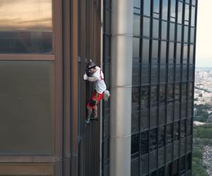 Marcin Banot wspiął się na wieżowiec w Paryżu. FILM dla ludzi o mocnych nerwach