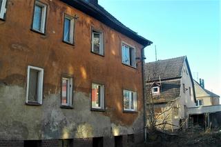 Wysiedlone domy na Krzekowie. W ich miejscu powstanie nowa ulica