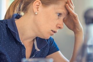 Mgła mózgowa już atakuje. Towarzyszy tym 7 dolegliwościom