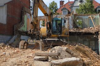 Nie dostał zgody na rozbudowę, to zburzył zabytkową willę. Skandal we Wrocławiu 