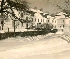 Zespół pałacowo-parkowy Klemensów-Park