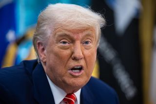 Donald Trump zamyka granice USA dla obywateli 12 państw. Decyzja prezydenta wywołuje kontrowersje 