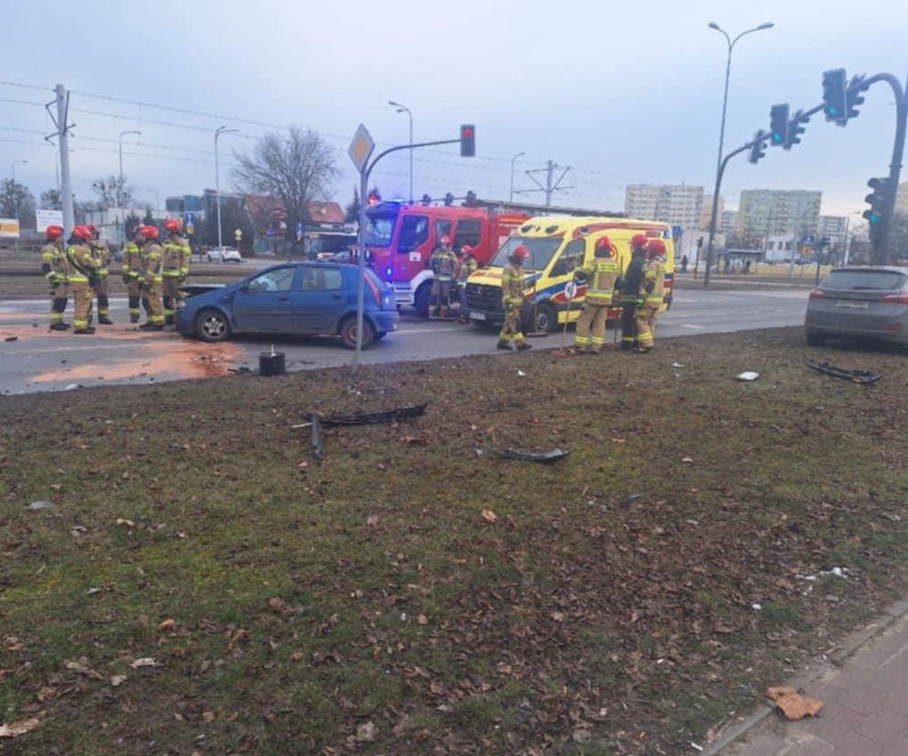 Poważny wypadek na al. Wojska Polskiego w Bydgoszczy. Są duże utrudnienia w ruchu 