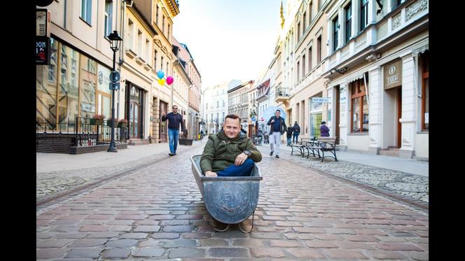 Stworzyli kalendarz ze znanymi bydgoszczanami! Cały dochód przekażą na dom dziecka