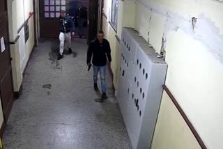 Brutalne pobicie na klatce schodowej bloku w Poznaniu