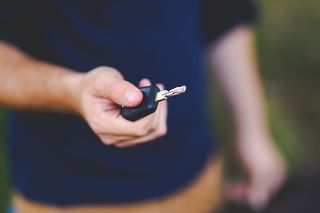 Za to również można stracić prawo jazdy. Uważać muszą rozwiedzeni rodzice 
