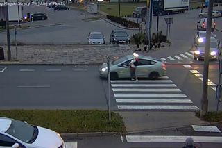 16-latka potrącona na przejściu dla pieszych w Płocku. Przerażające nagranie z monitoringu