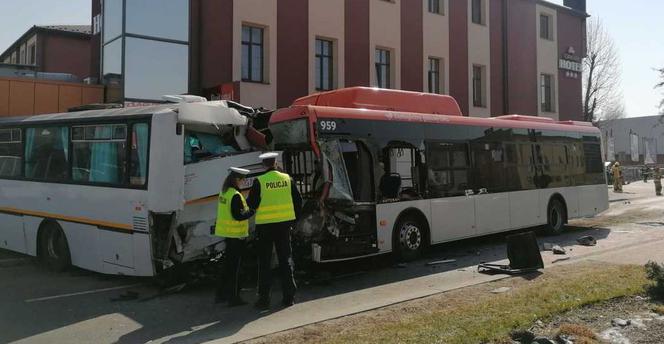 Rzeszów. Wypadek autobusów na Al. Rejtana [GALERIA]