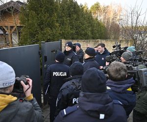 Policjanci pojawili o świcie przed domem Zbiginewa Ziobro w Jeruzalu (woj. łódzkie). Mieli doprowadzić go na przesłuchanie przed sejmową komisję śledczą ds. Pegasusa. Polityka nie było na miejscu