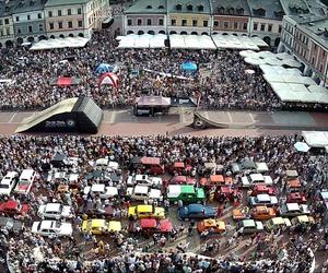 Masz zabytkowy pojazd? Będzie zlot starych aut i motocykli w Zamościu. Jeszcze można się  zgłosić!