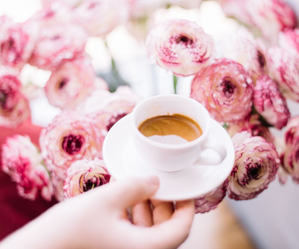 Wartość odżywcza kawy bezkofeinowej i tej z kofeiną jest zbliżona.