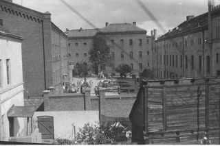 Dziś to najpiękniejsze więzienie w Polsce. Tak wyglądało 100 lat temu