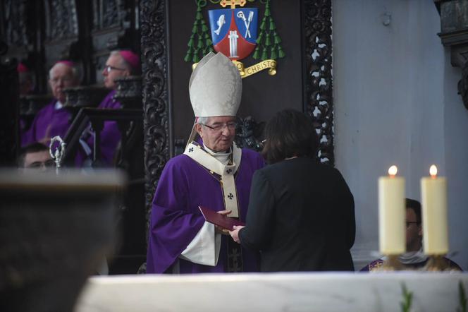 RELACJA NA ŻYWO - POGRZEB ABP. GOCŁOWSKIEGO.