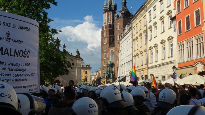 "Zboczeńcy, wypier**lać".Manifestowali przeciwko Marszowi Równości 18.05.2019 w Krakowie