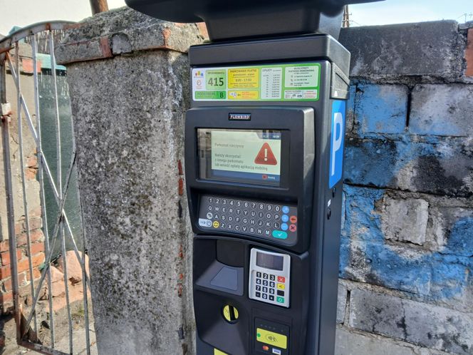 W Bydgoszczy są już nowe parkomaty, ale nie działają. Kierowcy czekają, bo mają dość szukania drobnych