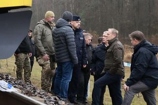 Pilne! Tusk: Celem było wysadzenie pociągu. Chciano doprowadzić do katastrofy