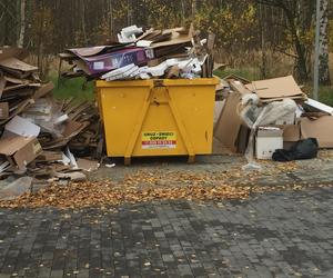 Kontenery na osiedlu Nowy Nikiszowiec w czasie zasiedlania