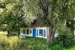 To najpiękniejsza wieś w Małopolsce według AI. Jej ozdobą się malowane domy