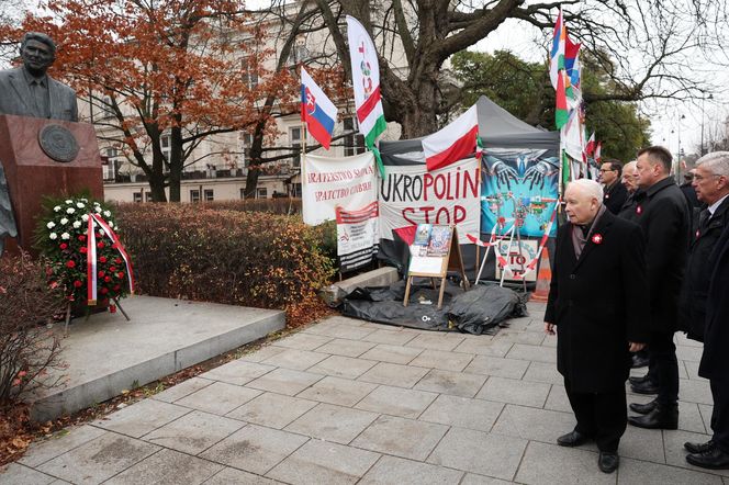 Jarosław Kaczyński wraz z delegacją PiS złożył wieńce przed pomnikami Ojców Niepodległości