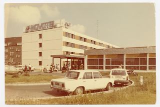 Wystawa Hotel Twoich Snów. Architektura hotelowa wielkomiejskiej Polski doby Gierka
