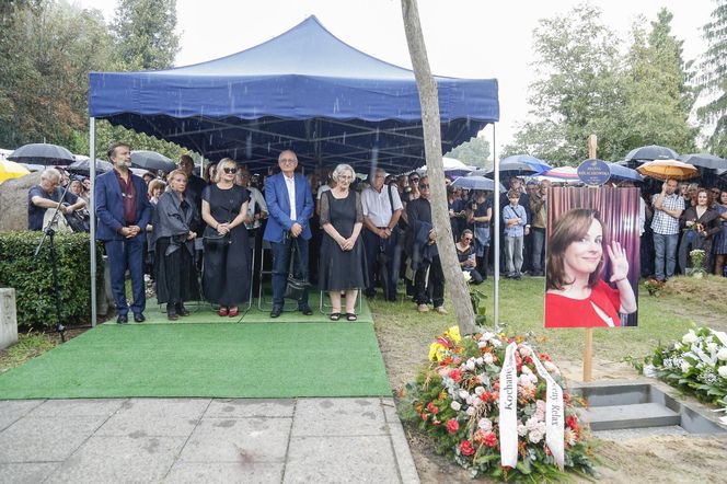 Bartosiewicz w poruszających słowach o magicznym pogrzebie Joanny Kołaczkowskiej. "Aż mnie ciarki przeszły"