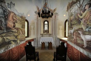 Ten zamek to prawdziwa perła na Szlaku Orlich Gniazd. Jego wnętrza rozbudzają wyobraźnię!