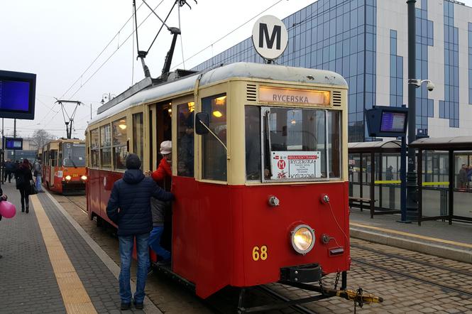 Zabytkowe autobusy i tramwaj w Bydgoszczy
