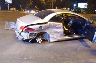 Łódź. Wypadek na Zgierskiej. Opel zderzył się z peugeotem. Sprawca uciekł FOTO