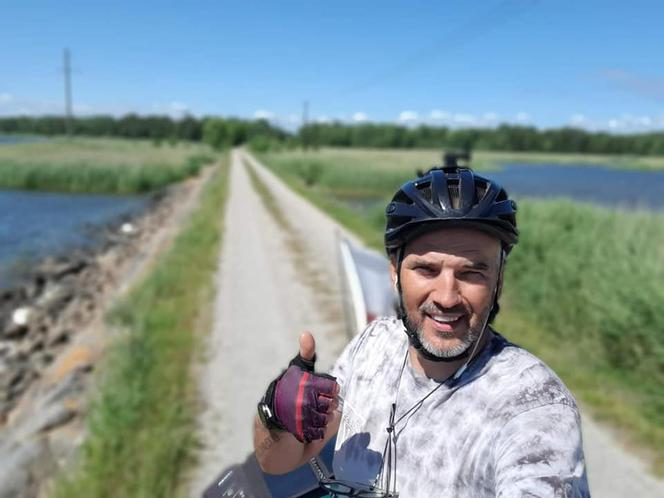 Pan Dariusz chce okrążyć Europę na rowerze. Wszystko dla chorej Lilianki [ZDJĘCIA]