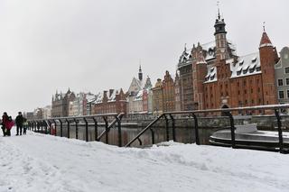 Atak zimy w Polsce. Śnieg przykrył polskie miasta [ZDJĘCIA]