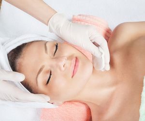 Twarda skóra na stopach - czym usunąć martwy naskórek? [Porada eksperta]