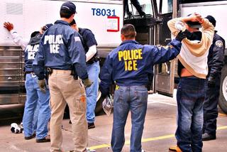 ICE dopadło ponad 100 imigrantów