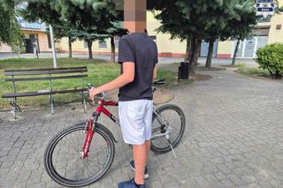 Myślała, że ucieknie na skradzionym rowerze. Zderzyła się z Lexusem