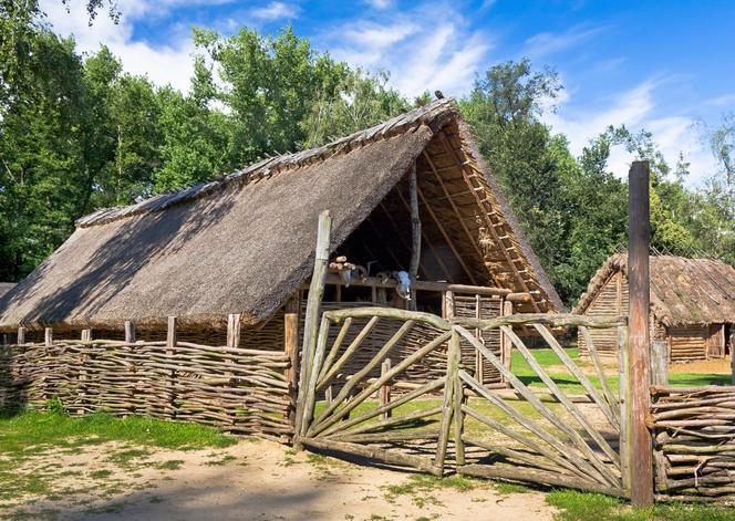 Słowiańskie stroje, tradycje i zwyczaje