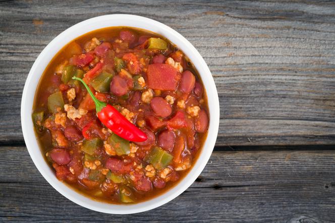 Chili con carne, czyli 'papryka z mięsem': przepis z polską nutą