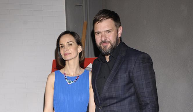 "Tomasz Karolak w szpitalu walczy o życie, jego żona zginęła na miejscu". Viola Kołakowska wściekła się, gdy zobaczyła obrzydliwe nagranie w sieci! 