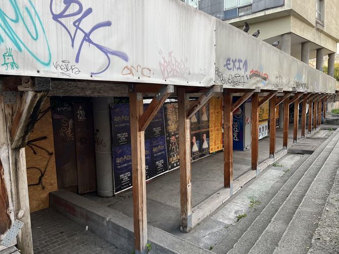 Taras między Hotelem Cracovia i Kinem Kijów. Czy nadaje się jeszcze do remontu?
