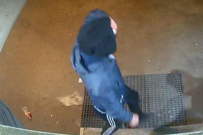 Brutalny atak w Bydgoszczy. Ofiara trafiła na stół operacyjny. Policja zatrzymała jednego ze sprawców 