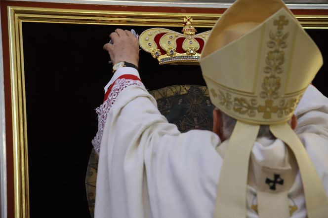 Koronacja obrazu Matki Bożej Kołomyjskiej w Skomielnej Czarnej