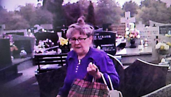 Konin: Starsza pani zniszczyła nagrobek. Wszystko się nagrało