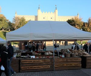 Festiwal Czekolady i Słodkości na placu pod zamkiem w Lublinie 