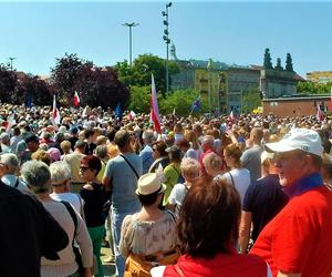 Manifestacja 4 czerwca na placu Solidarności w Szczecinie