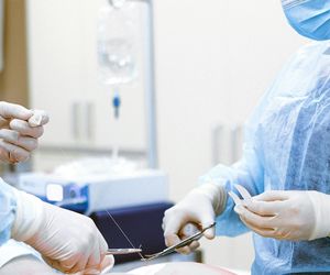 Trafiła do szpitala ze złamaną nogą. Pacjentka zapaliła się na stole operacyjnym