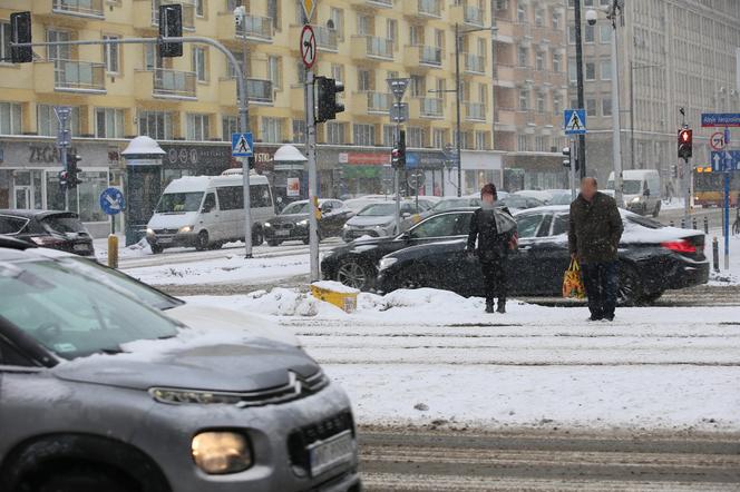 Wielka śnieżyca w Warszawie. Kiedy przestanie sypać? Zaskakująca prognoza