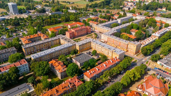 Osiedle A w Tychach i plac świętej Anny